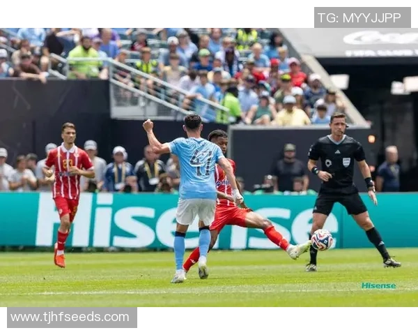 中超激战曼城与AC米兰平局点球大战引发争议与热议 中超激战曼城与AC米兰平局点球大战引发争议与热议