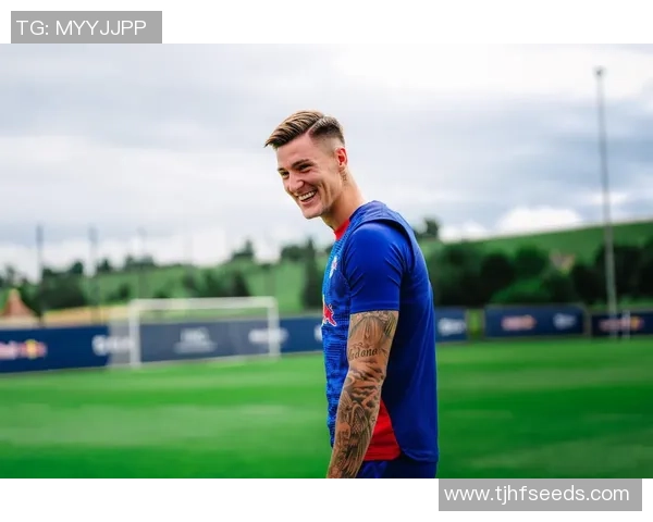 莱比锡狂胜曼联五球大捷点球大战瞬间引发全场沸腾分析战术细节