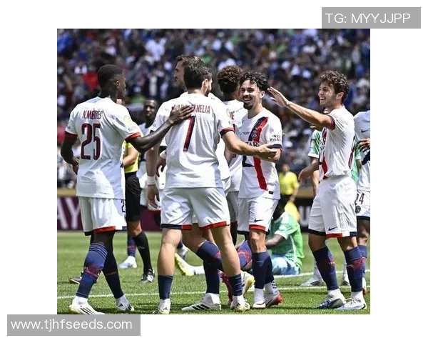 足总杯精彩对决巴黎圣日耳曼大胜尤文图斯乌龙球引发争议判罚热议